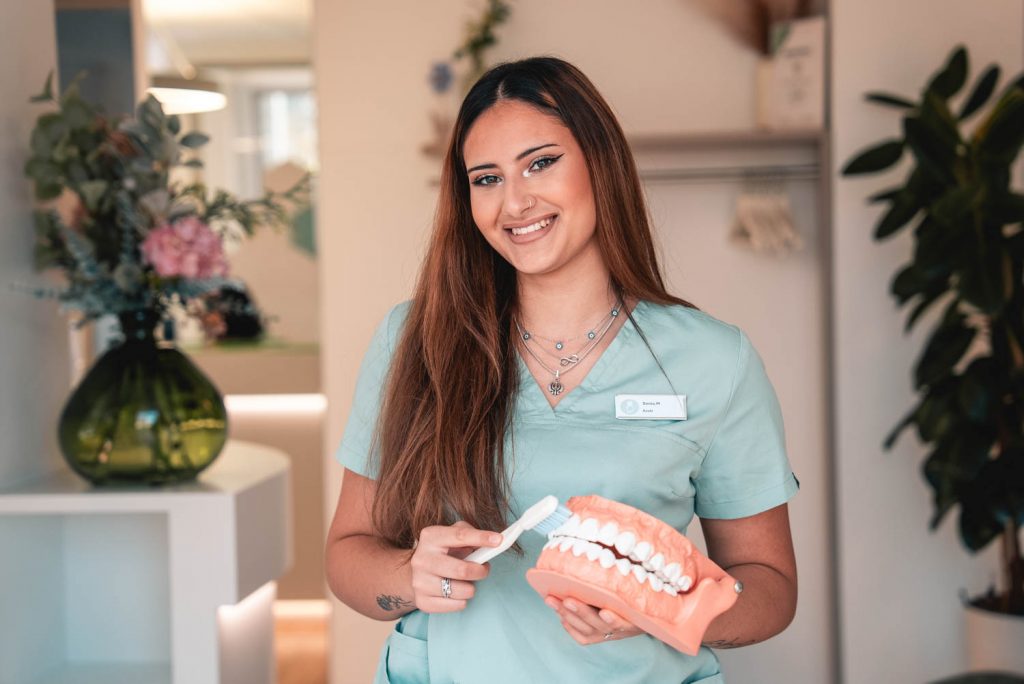 Sonia, Auszubildende