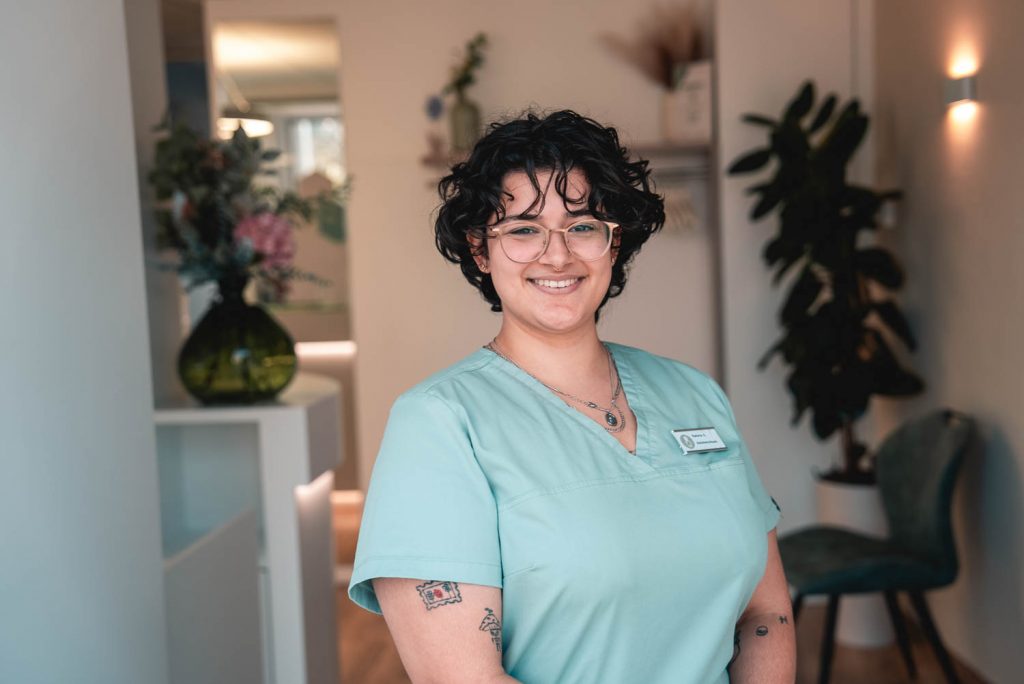 Rahima, Auszubildende